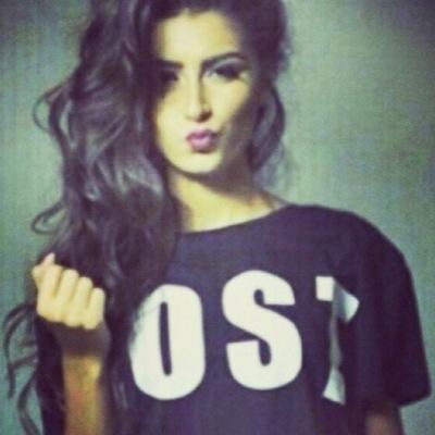 ،لاتگن ثقيلآ فيًًسُغنى عنك، ولاتگن خفيفآ فيٓستُهآن بگ inst:fa6mah__2