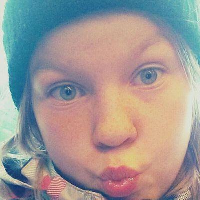 Minä olen 12 vuotias tyttö ja fin  girl