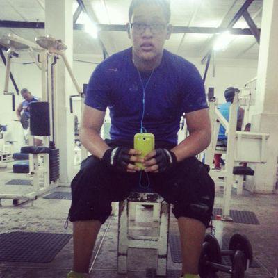 #PEEM #yosoypeem//No creo en las personas falsas sigueme y te sigo..! :) 
 Soy buen compañero :D Jodedor..! :$
