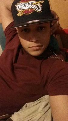 RiveraArtu77's profile picture. 