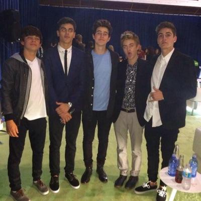 Tweet us a selfie to be shipped with 1/14, One Direction or 5SOS !