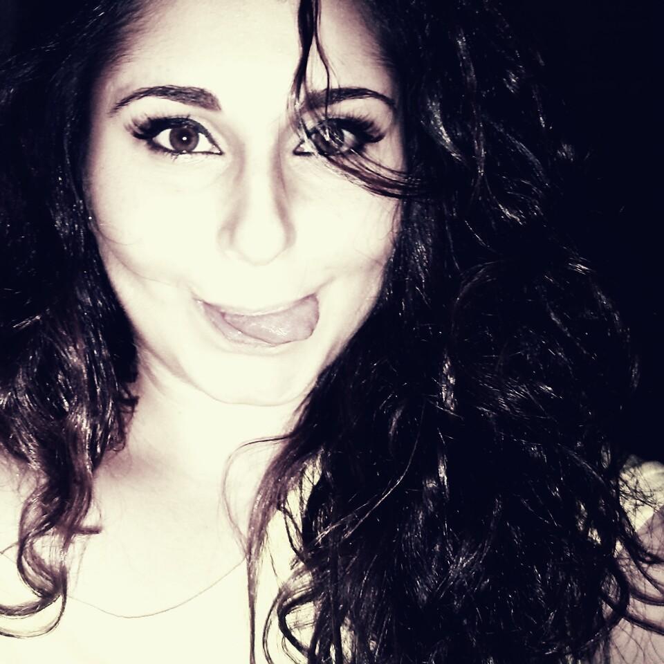 Isa_noona's profile picture. Italian girl... economics student in Parthenope University of Naples