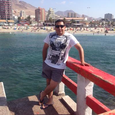 🎧 Ingeniero Informático, autodidacta, DJ de ❤️. Combino lógica y creatividad, precisión y nostalgia. Aprendo por cuenta propia, siempre creando.