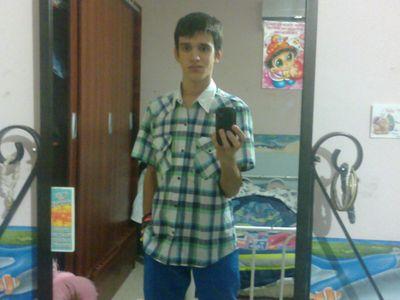 JulianReimondo's profile picture. Me gustan tus ojos, porque aparte de hermosos son sinceros. Lo único que necesito cada día para levantarme, es recordar la belleza de tu mirada y sé que estaré.