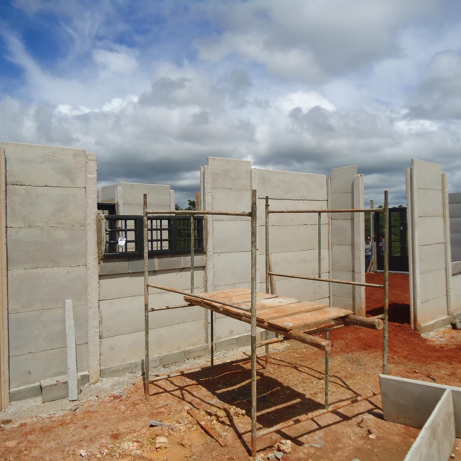 LAJES , CASAS E MUROS PREMOLDADOS EM BRASILIA DF