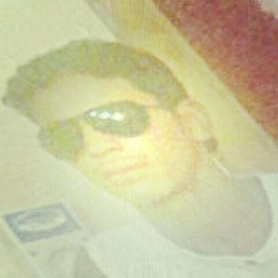 ‏لآهنت يآمن ضفتني في حسآبك
شرفت مآكلفت ضغطة أصآبعك

أقولهآ من قلب صآدق ( هلآبك )
هذآ شرف إني أضيفك و اتآبعك
