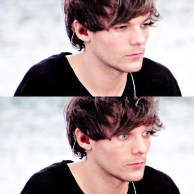 Hey I gave u a free follow bec ur beautiful :)please follow me back here - @SWEATYLIAM_ &RT this https://t.co/nRW4voaurp