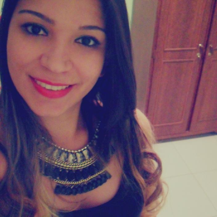 Libriana ,mineira, 18 anos  =)          http://t.co/Wm6avMDqYH