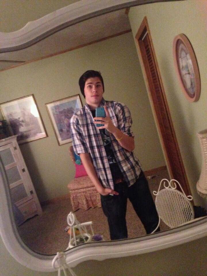 im sweetest guy ever until you hit my bad side lol i love helping out and fighting for whats right i love my family and my friends