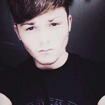 Please follow @idkryrobertson or unfollow x