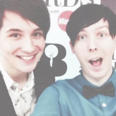 ✌️PLEASE GO FOLLOW @ParanoidLester THXXXXXX!!