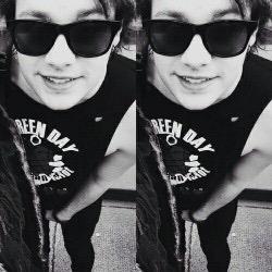 followmoi5sos's profile picture. helping yall get follows