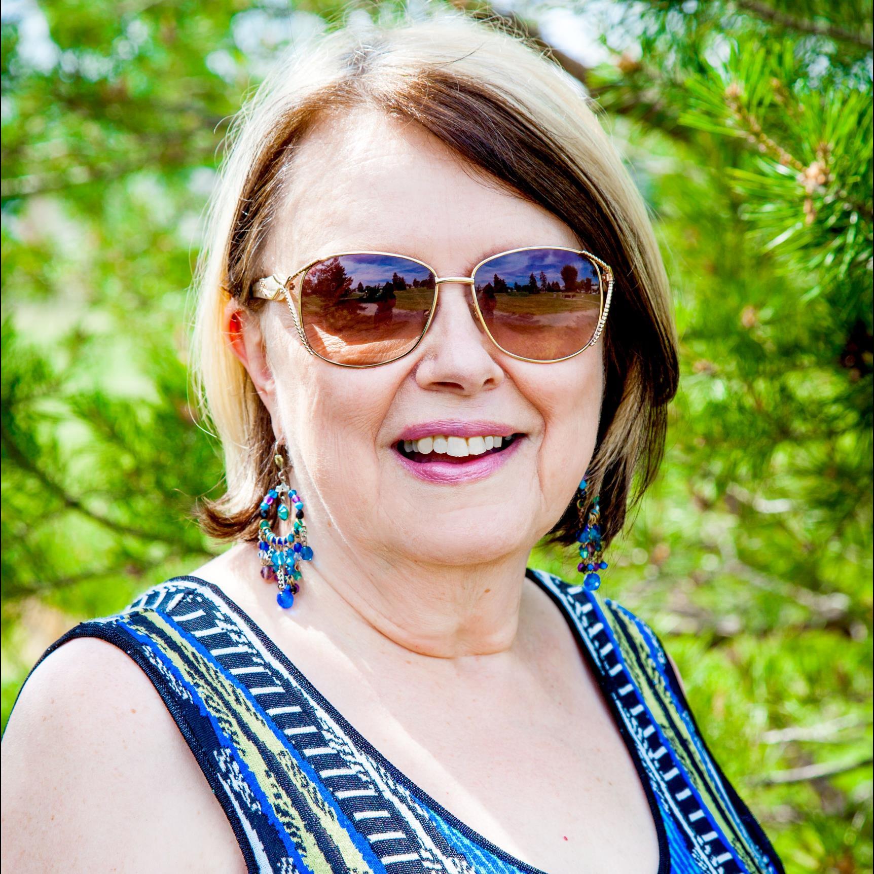 Astrologer, intuitive, author ( 2019 & 2020 Llewellyn Sun Sign Book), host, Coloring Outside the Box podcast. Favorite sports thinking, talking, laughing!