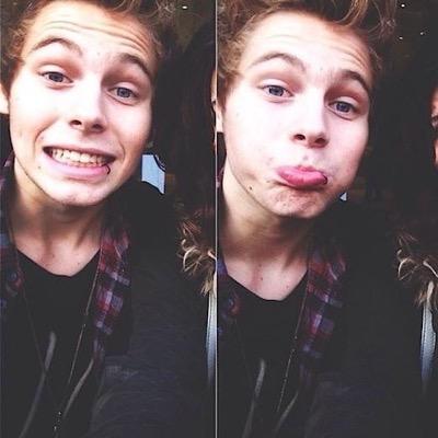 follow @irldaisy bc free follow n im gonna dm ur user to @luke5sos if u do -- ask me questions on askfm if u want to be SPAM dmed to him