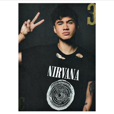 //my life goal is getting in to lukes pants, unfortunately my legs would never fit. // 9/16 & 11/13