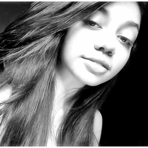 Sabe uma pessoa perfeita? então eu não sou ela. uma pessoa pertubada prazer sou eu :3