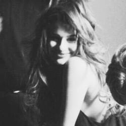 im kristen!! i love ahs, selena, demi, kurt, and the beatles!!!! **MAHOMIE**