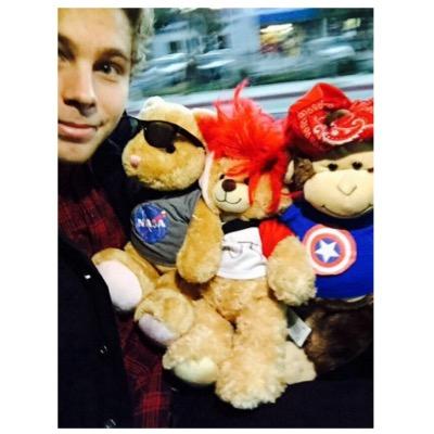 FOLLOW @punk_rock_muke_ AND RETWEET THE TWEET DOWN BELOW IN THE LINK SPOT.