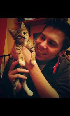 perechocho60's profile picture. si nesesito ayuda elrubius mas bien ruben/criaturita del señor /si eres criaturita ve elrubius face: marco torres:foto:goku chamarra amarilla youtuber