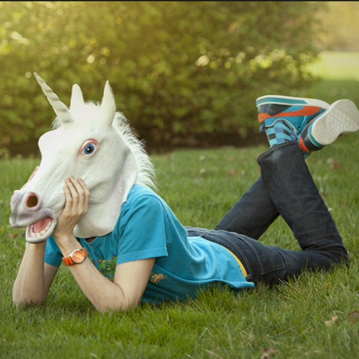 • I love unicorns, pizza, and hamburgers.•
Follow me if you puke rainbows :3
