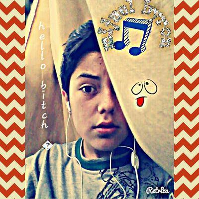 hola soy nuevo aki 
sigeme y te sigo
-chile santiago
-14 años
-8vo 2014
-colocolo
-nicki jam 
-gatos
-amigod