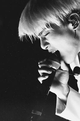 Kim Jonghyun. Cantante, compositor, modelo, capo de la vida, dinoperro. ×Kawaii Rol×