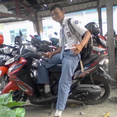 Nama :: wahludi | Ttl :: pemalang, 26 oktober 1996 | true blue di chelsea fc | chelsea till i die | keep the blue flag flying high |
mention = follback