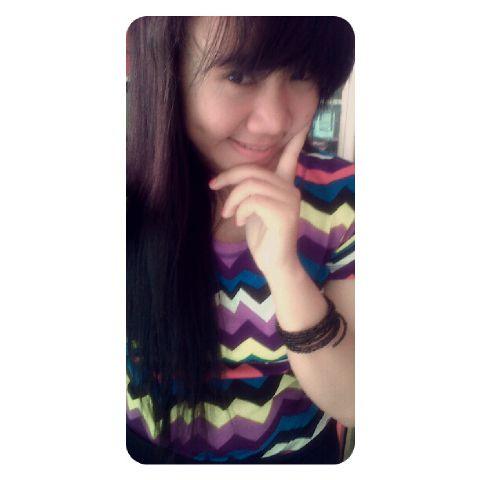 santi_bunga's profile picture. http://t.co/BhMXrgzWqq | tetap semangat dan tersenyum untuk semuanya :):D