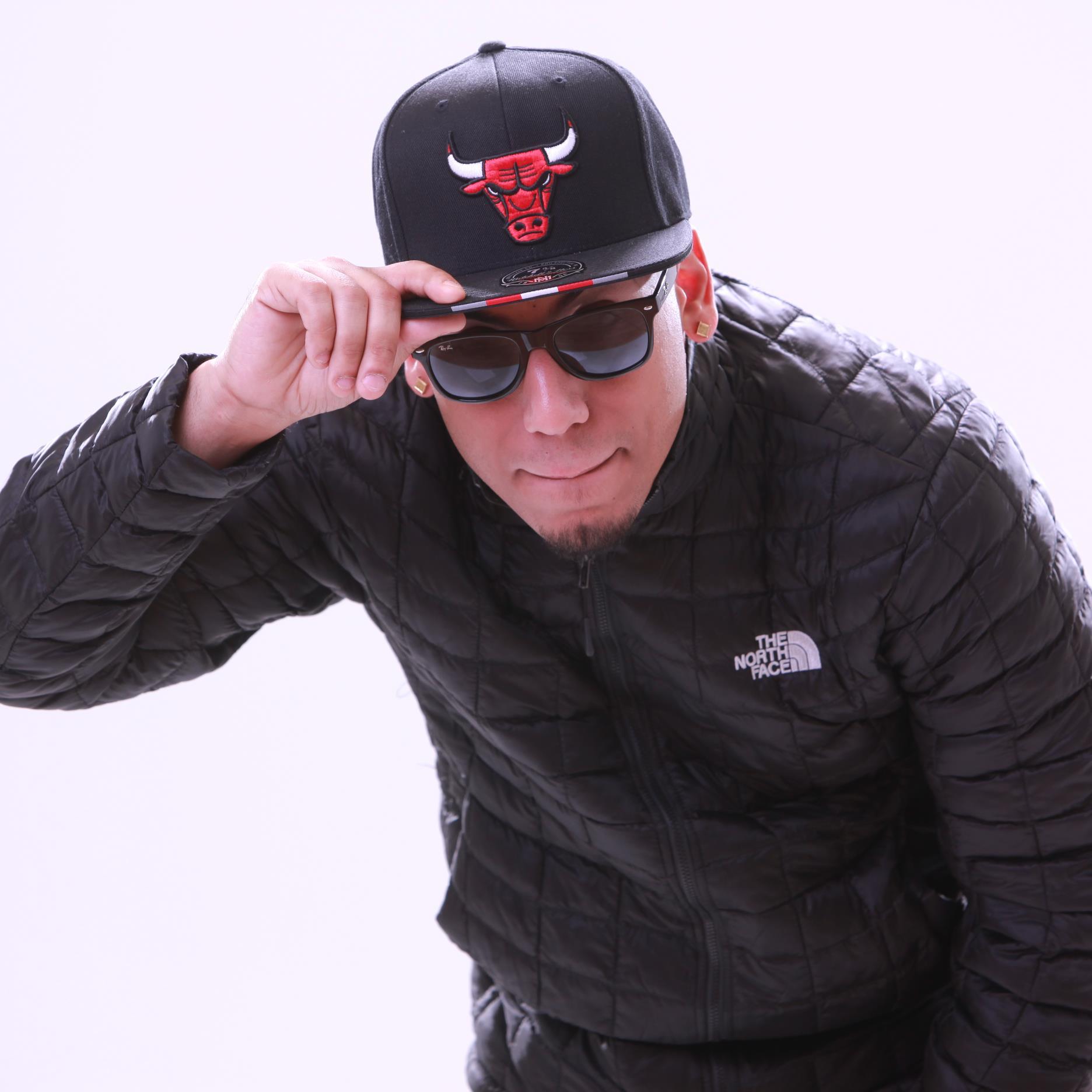 armanyesdb's profile picture. I’m a barber and a singer