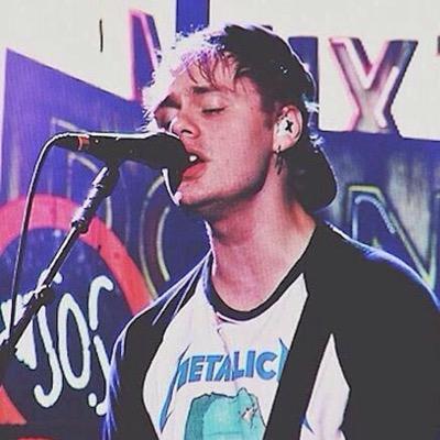 I like your Cobain shirt.