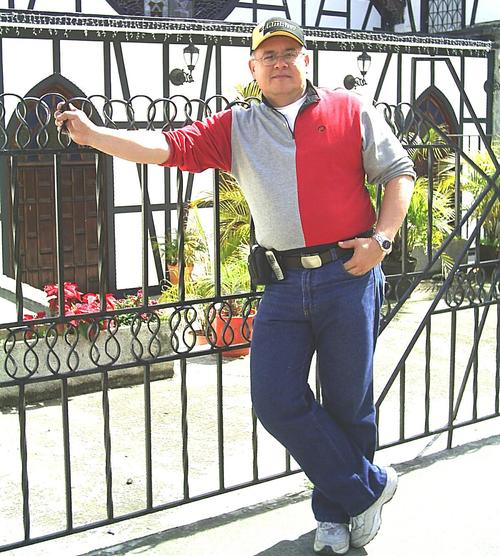 Asesor Tributario, Contador Público Colegiado, Acupuntor Terapeuta, Ingeniero Industrial.