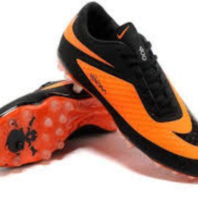 loves soccer, eating pizza and is a fan to  cristiano ronaldo @ http://t.co/F3fLcfnBVf