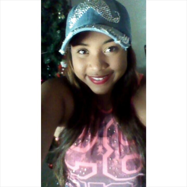 BetsyCueto21's profile picture. 