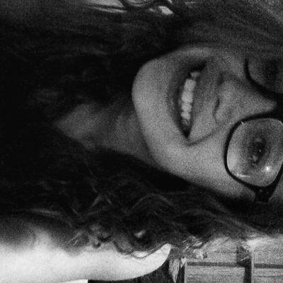 ennie minnie miney moe u aint nothin but a hoe u think ur cute u think your classy in reallity ur just trashy