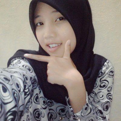 Esti Trismiyati Rahayu | 28 September 1996 | Follback ? Just mention |