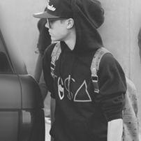 Biebslutella's profile picture. $ i know i look fly but shit $