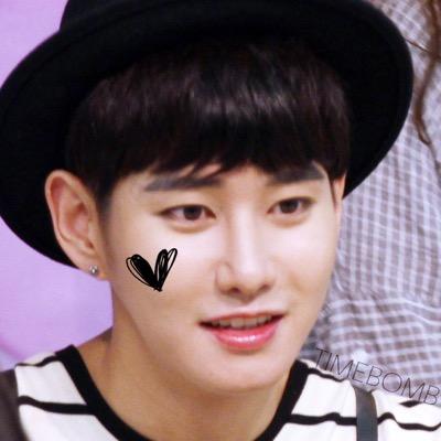 ∷ All Eyes On B-BOMB❤
This is a Chinese Fanpage. Though I am not good at Korean, I will try my best. You can communicate with me in English (๑╹ڡ╹)╭