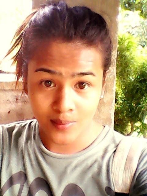 emmansohmes's profile picture. 