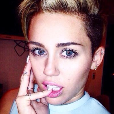 selenasmeow's profile picture. drive my heart into the night, you can drop the keys of in the morning