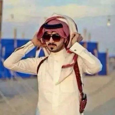 ‏طبعـﮱ مزوحّي .. ’ معّ شويـَﮧ [ثقلّ ] .. صٌعبْ آحبْ / وٌ صِعبْ آكرِﮬ ! وٌ صٌعبْ ـآجآمل نآسٌ [ مآ يعجبونـي ]