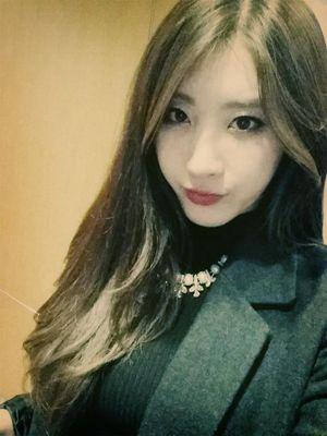 [13.10.19] 나인뮤지스 현아 봇(bot)입니다. 팬서비스를 목적으로 만든 봇이며 진짜 나인뮤지스 현아씨가 아닙니다. 사칭X. 실제 현아양 계정 ☞ ( @moongom119 )