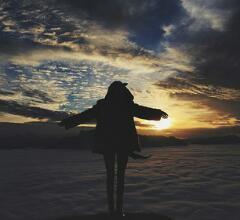 hello I'm houda follow me please