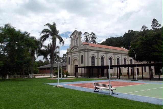 Sacerdote da Igreja Católica.Membro da comunidade Canção Nova.
Escritor do livro Fortes na Tribulação.
