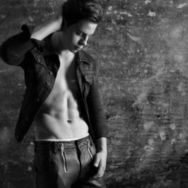Your BEST site for WOWP star, Jake T. Austin. Make sure to follow our twitter for all the latest news, photos, projects, etc on Jake! #TeamAustin JAKE FOLLOWS!