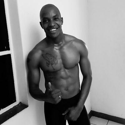 Sandf jnr leader,airborne soldier,instructor,I party in the gym,@mandladutchsigidi on instagram.#soweto.