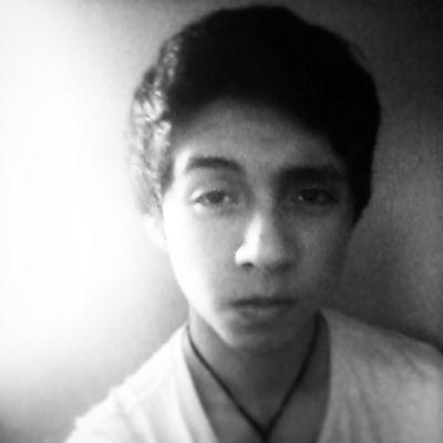 simonbull_'s profile picture. Guitarra&Piano/15 Otoños/Solo no se pasa mejor pero nadie quiere estar conmigo :3/ sigueme y te sigo /follow back/ +56976405338 Whatsapp ;)