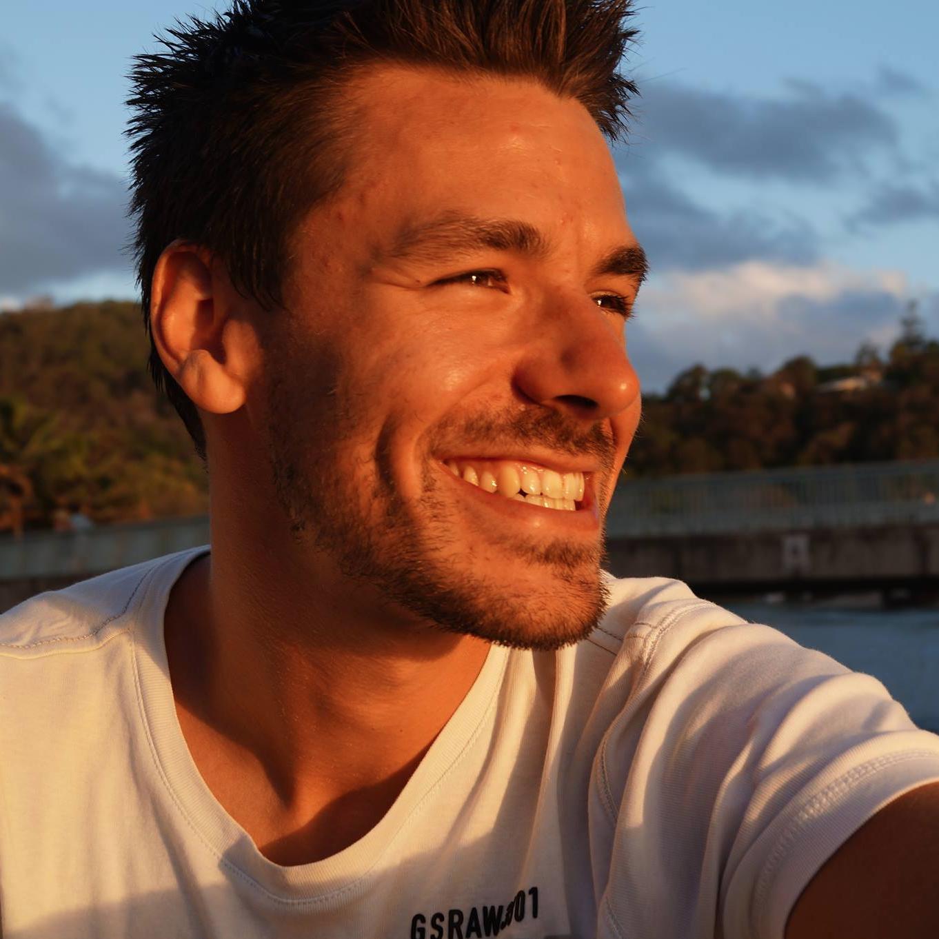 Software Engineer, Love the Ocean, Kitesurfing, Freediving, Yoga and Meditation