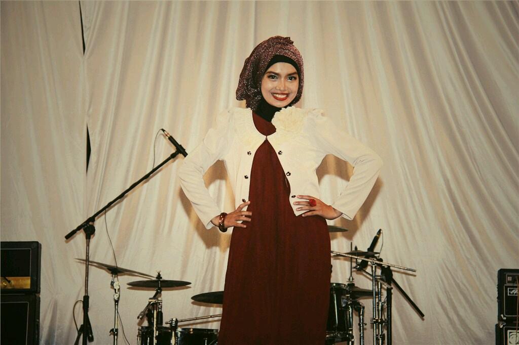 rizky_mey's profile picture. I belive to Allah ♥ |Ayah ♥ Ibu ♥ Family's ♥ F ♥ || to be a good doctor » Bismillah, become a real ☀ (ง'̀⌣'́)ง