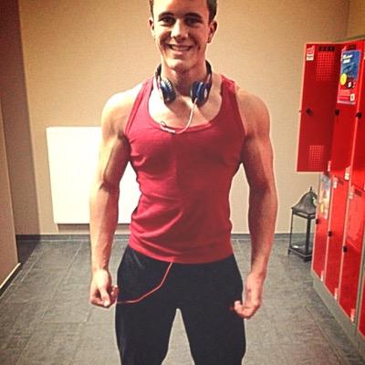 MY AIM IS TO BECOME A FITNESs MODEL! WEIGHT: 201 lbs || HEIGHT: 6,0 || AGE: 16 Facebook: Max Seaa || Insta: max_seaa