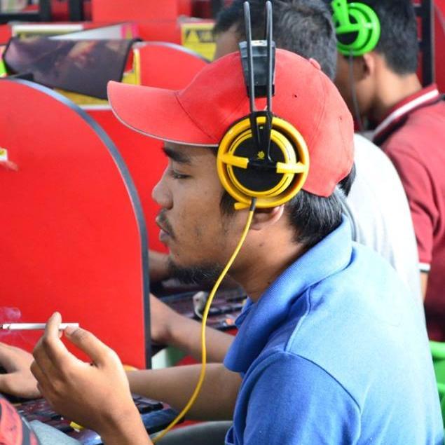 RizkiEkki's profile picture. LOOSERS ALWAYS COMPLAIN !! @anekhairanii